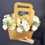 Композиция в крафтовой сумочке White