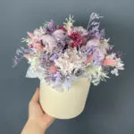 Композиция из сухоцветов в нежных оттенках