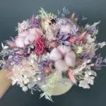 Композиция из сухоцветов в нежных оттенках