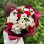 Букет микс с розами и альстромерией