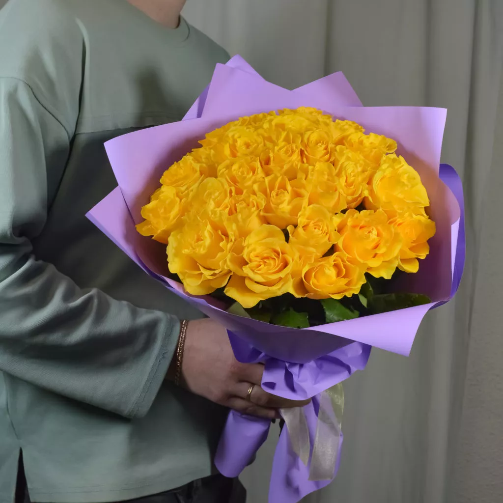 25 жёлтых роз 40 см с упаковкой