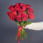 15 красных роз 40 см