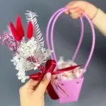 Сумочка с конфетами «Raffaello» и сухоцветами