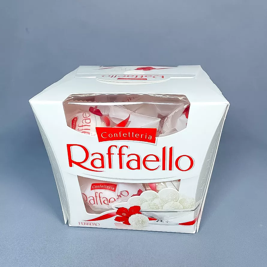 Коробка конфет «Raffaello»